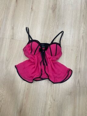 Apt. 9 hot pink lace cami top with black bow, tiered hem Size M